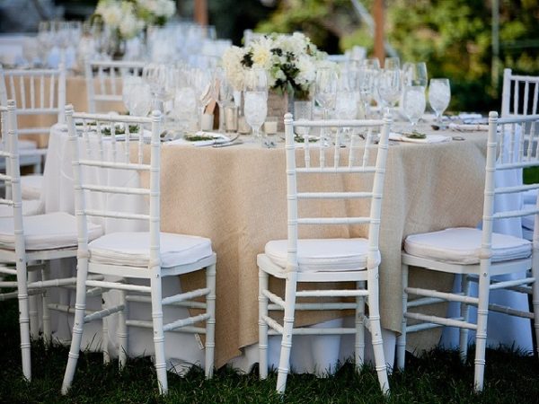 Chaise Chiavari en résine blanche